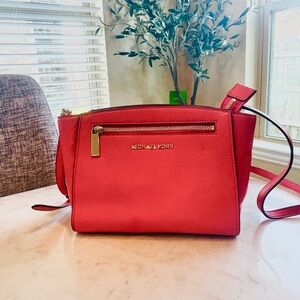 Micheal kors bag - used in good condition